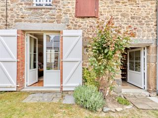 Holiday Home Cottage Carolles by Interhome - Carolles - 0