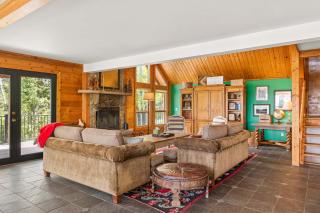 Luxury Mountain Retreat with Hot Tub and Views - 2