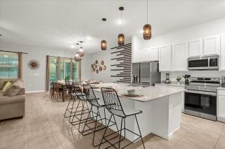 Upstay Bella Vida Resort - Resort-Style 12BR Villa - 7