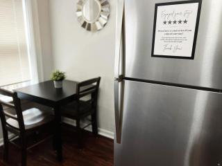 Sunlit Studio with City Charm - Lunt studio rep - Chicago - 9
