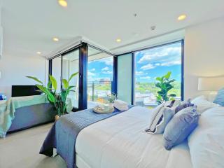 Urban Retreat 1-Bedroom Studio with Balcony - Auckland - 0