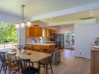 Sandy Beachfront, Hot Tub, Pet-friendly, Kayaking - - 3