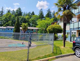 1 bedroom in 3 BR condo - 4