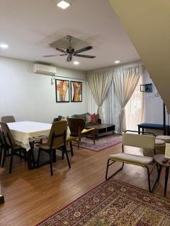 Rose & Ross Homestay Taman Mutiara Rini - Skudai - 5