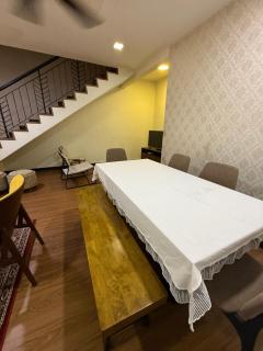 Rose & Ross Homestay Taman Mutiara Rini - Skudai - 4