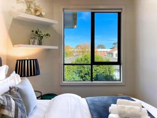 Delux Camberwell Sunny Townhouse - 6