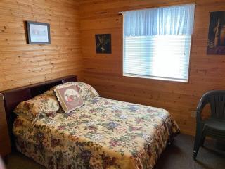 Uncle Len's Cabin - - 6