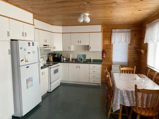 Uncle Len's Cabin - - 3