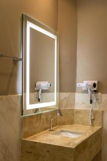 Aira Hotel - 8