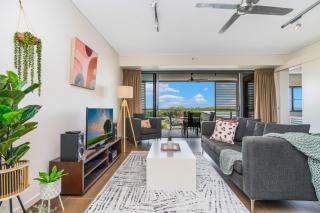 Popular Waterfront Lagoon Views & great restaurants - 1