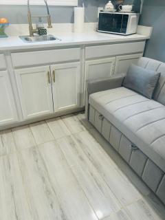 Fancy Studio Private Entrance - Selden - 1