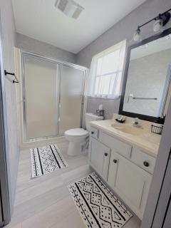 Furnished 7BR Home with Pool - Executive-Style, North Housto - Houston - 4