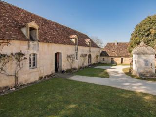 Mansion in Aquitaine with Private Pool - Saint-Georges-de-Monclard - 4