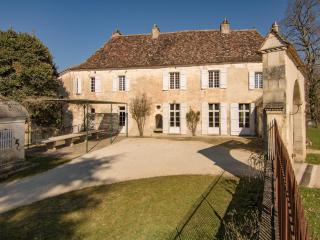 Mansion in Aquitaine with Private Pool - Saint-Georges-de-Monclard - 3