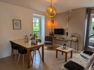 Gîte au Bord de la Rivière avec Terrasse, Internet et Jardin - FR-1-653-271 - 1