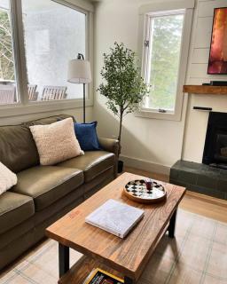 NEW 2025 Sugarbush Bridges Resort Outpost - Warren - 0