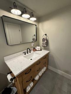 NEW 2025 Sugarbush Bridges Resort Outpost - Warren - 3