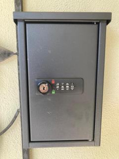 HOME STAY on HIGH King Bed -- Private Home with Private Bathroom - 8