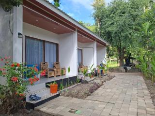 Raya Homestay - Kuta Lombok - 0
