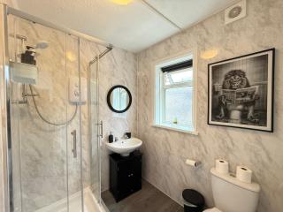 Spacious 4 Bed 2 Bath Cardiff Central Free Parking - Cardiff - 7