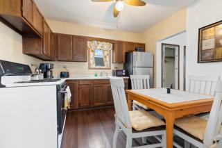 1 Bedroom Plus Office, Apartment in Chicago South Suburbs Near Indiana - - 5
