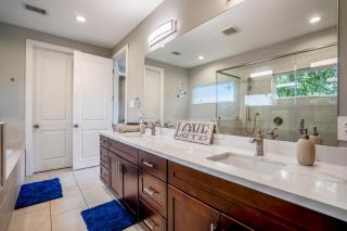 Spacious Luxe Stay , Near DT, MedCtr & NRG, New - 5