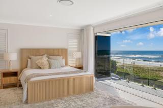 Beach Break on Jefferson - Gold Coast - 1