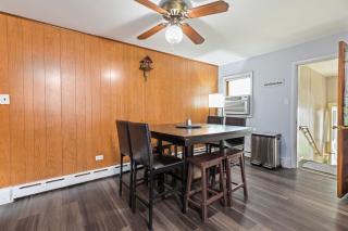 2 Bedroom Plus Office Room, Apartment in Chicago South Suburbs Near Indiana - - 4