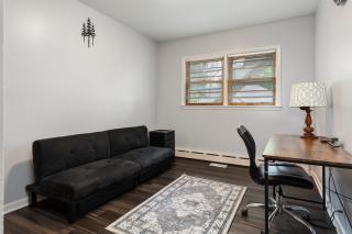 2 Bedroom Plus Office Room, Apartment in Chicago South Suburbs Near Indiana - - 0