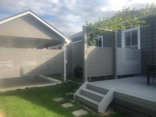 Luxury Village Villa 200metres from Village - Havelock North - 5