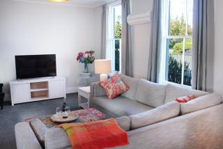 Luxury Village Villa 200metres from Village - Havelock North - 2
