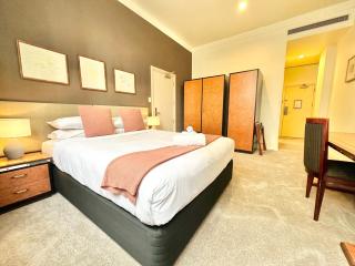 Perfect City Pad in Heritage Complex - 5
