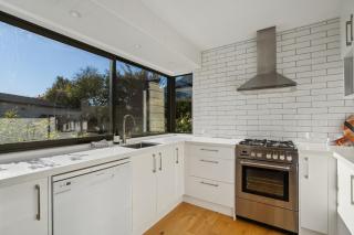 Frankton Favourite - Queenstown Holiday Home - 3