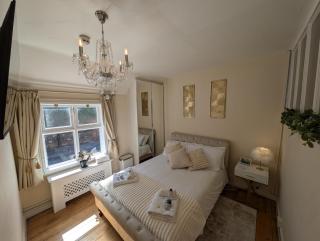 A historic Pub with a modern twist - The Greyhound - 2