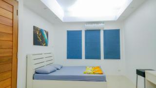 Studio in townhouse with private bath room and kitchenette - Amphoe Phra Khanong - 0