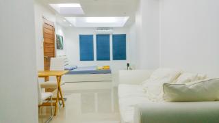 Studio in townhouse with private bath room and kitchenette - Amphoe Phra Khanong - 6