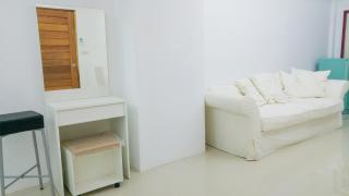 Studio in townhouse with private bath room and kitchenette - 2