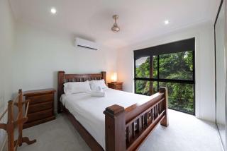 Airlie Views Whitsunday Holiday Home with Ocean Views - Airlie Beach - 5
