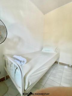 JR Family Homestay - 6