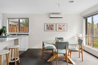 Inviting West Addis Unit I Bring Your Pet - Geelong West - 8