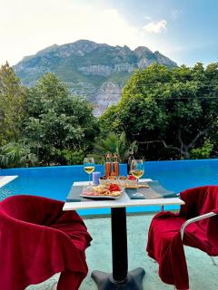 Domus Komanesse - Guest Houses - Koman - 0