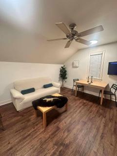 Trendy-attic at rice village - Houston - 6