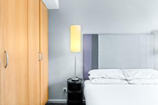 Sleek 1-Bed by Jubilee Park with Pool - Sydney - 3