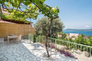 Nikiana hideaway - 8