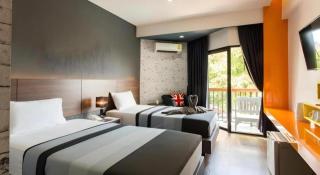 The Loft Seaside Sriracha Hotel - Si Racha - 9