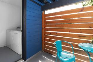 Cozy-Chic 2BR Patio Ideal for Groups - Austin - 2