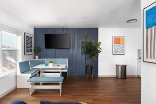 Cozy-Chic 2BR Patio Ideal for Groups - Austin - 1