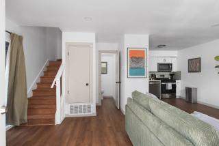 Stylish 2BR Oasis with Private Patio - Sleeps 8 - Austin - 5