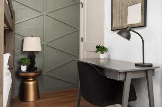 Chic 2BR Escape Sleeps 8 w Private Patio - Austin - 6