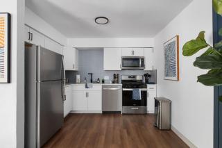 Posh & Serene 2BR w Private Patio - Austin - 5